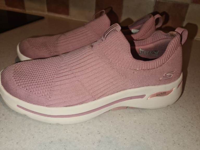 Skechers Go Walk Arch Fit uk4.5 very good condition 