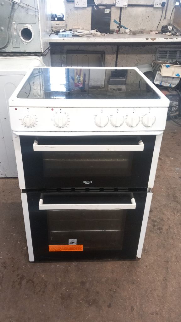 Beko Freestanding Electric Cooker with Ceramic Hob – Good Condition