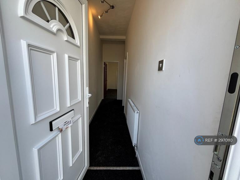 3 bedroom house in Walmersley Road, Bury, BL9 (3 bed) (#2970110)