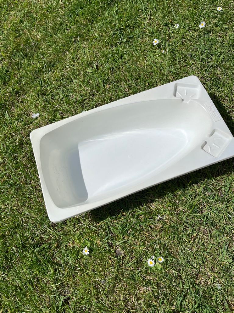 Tiny Tears Dolls Bath Tub – White, Good Condition