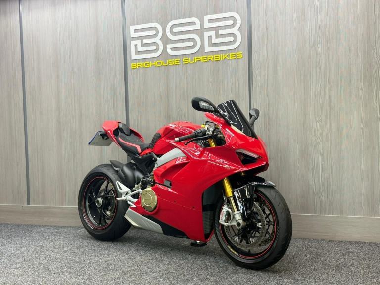 2018 18 Ducati Panigale V4S 1100 S ABS 18  - JUST 2190 miles - Fresh service