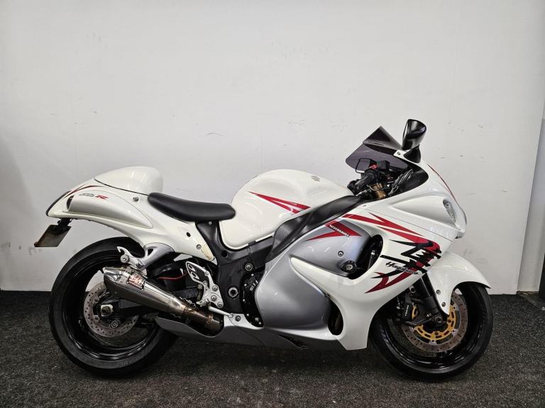 SUZUKI GSX1300R HAYABUSA ** YOSHI EXHAUST - CRASH PROTECTORS - MOT APRIL 2027 **