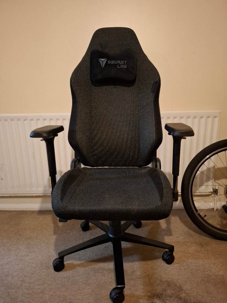  Secret lab Titan Evo black  2024 gaming chair 