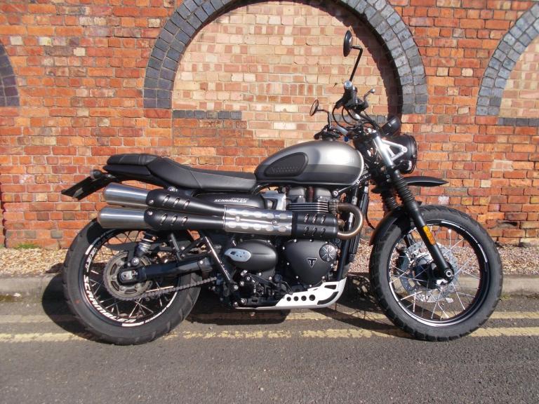 2021 TRIUMPH STREET SCRAMBLER SANDSTORM