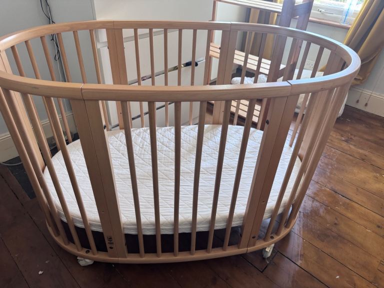 Stoke Sleepi cot bed