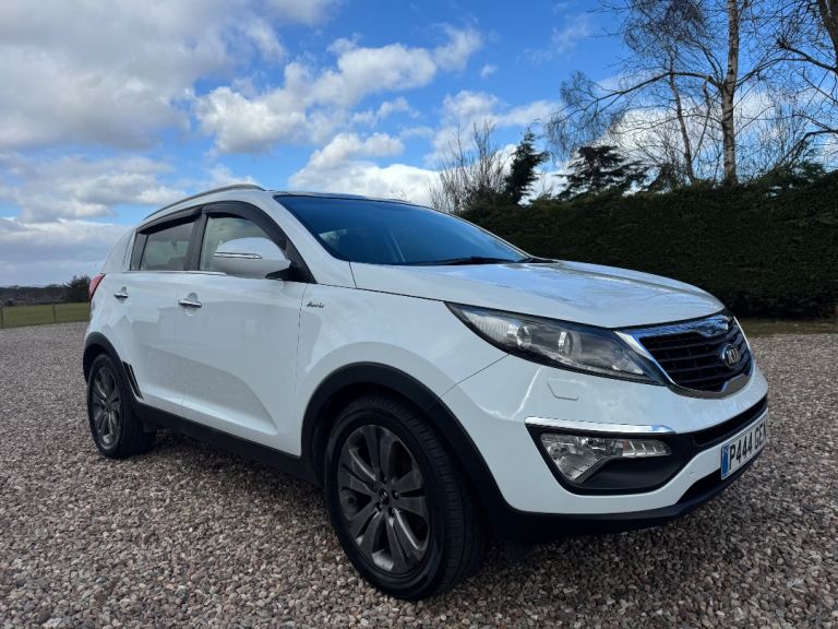 Kia sportage top of range excellent condition for year