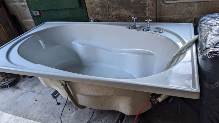 Air bath jacuzzi hydro bath 