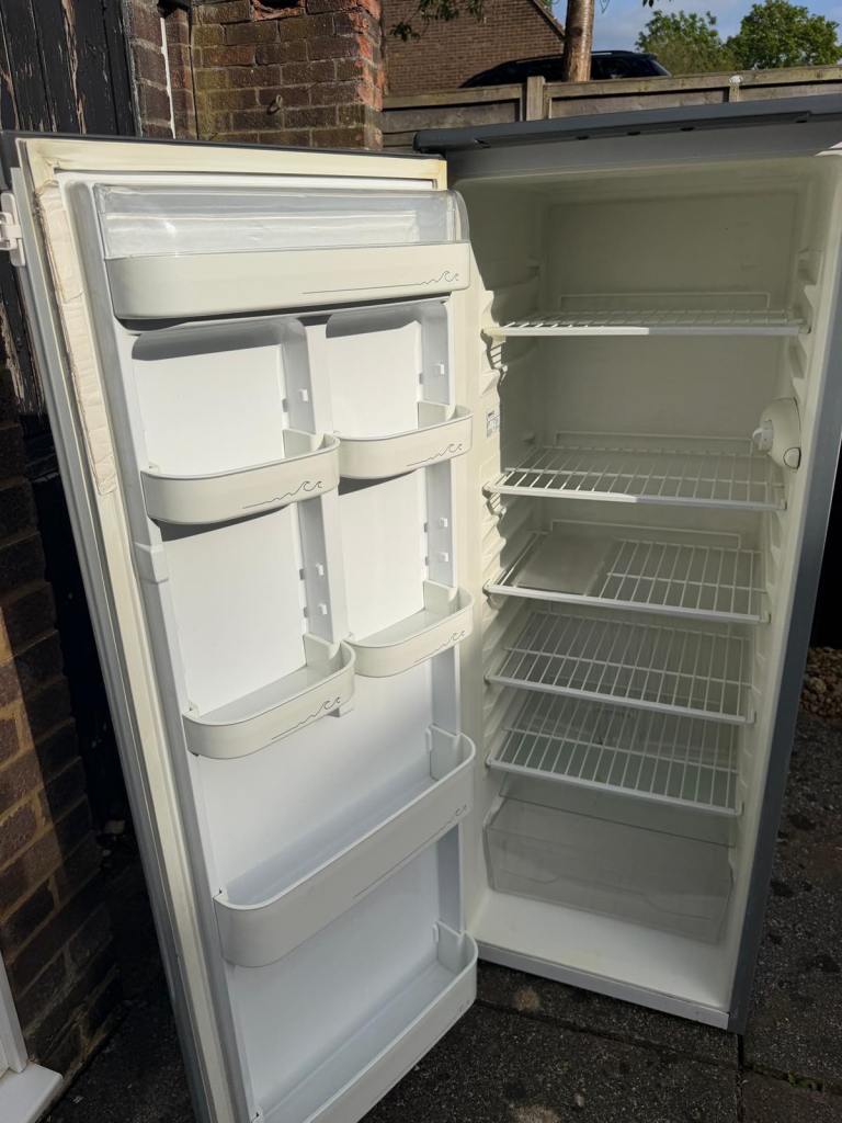 Freestanding Fridge Freezer – Grey, Good Condition