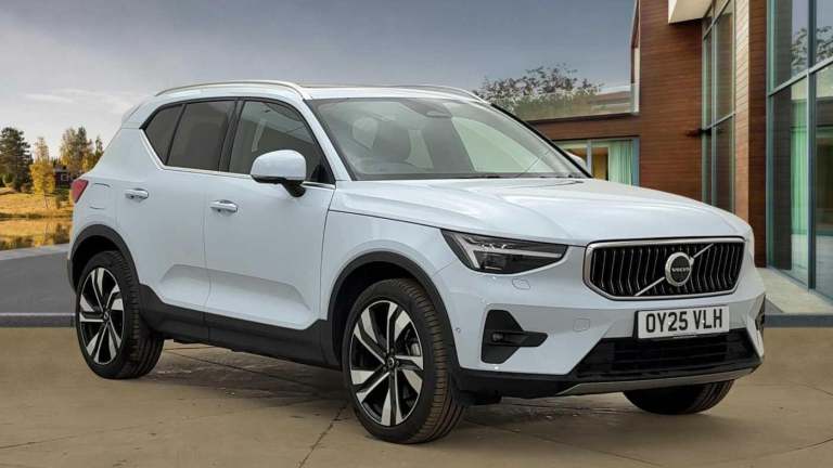 2025 Volvo XC40 2.0 B3P Ultra Dark 5dr Auto ESTATE PETROL Automatic