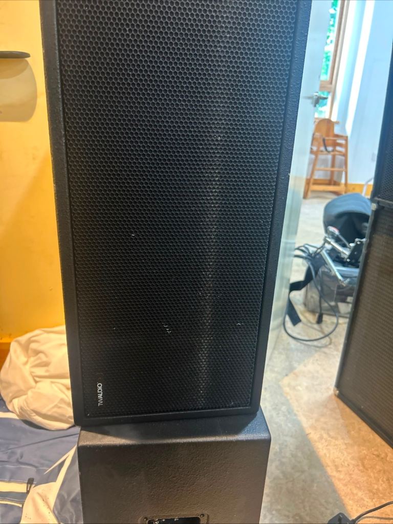 TWAUDIO B 4i x 2  Speaker – Black, Good Condition