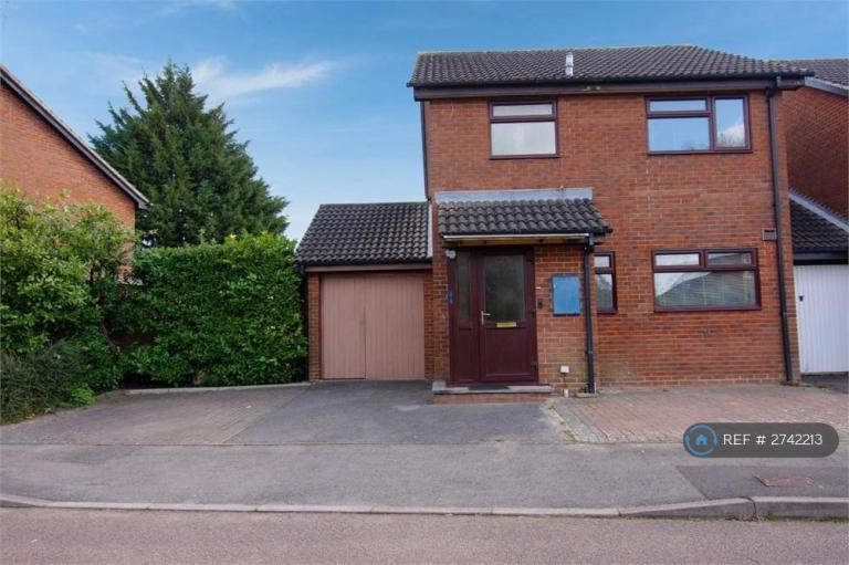 4 bedroom house in Sirius Close, Wokingham, RG41 (4 bed) (#2742213)