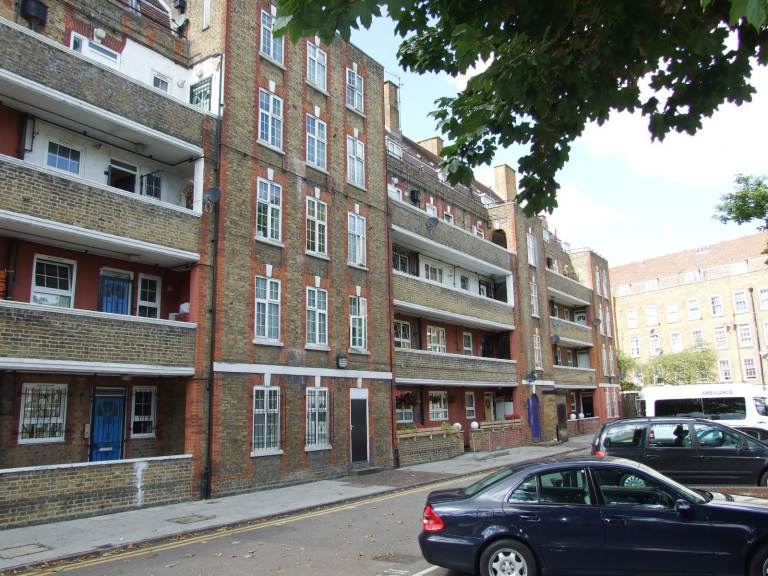 WHITECHAPEL, E1, 3 BEDROOM FLAT AVAILABLE IN GREAT LOCATION NEAR STATION