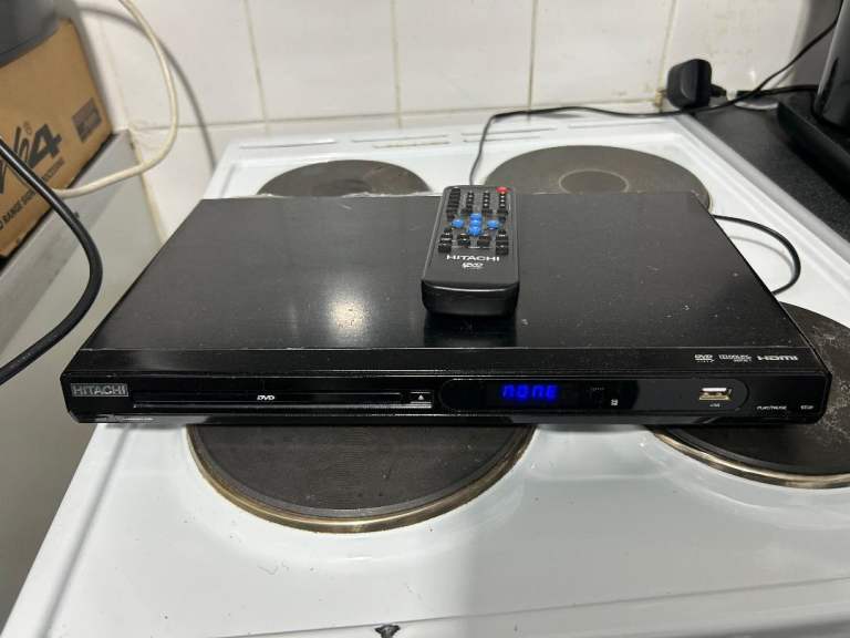 Hitachi DVD player with HDMI & USB