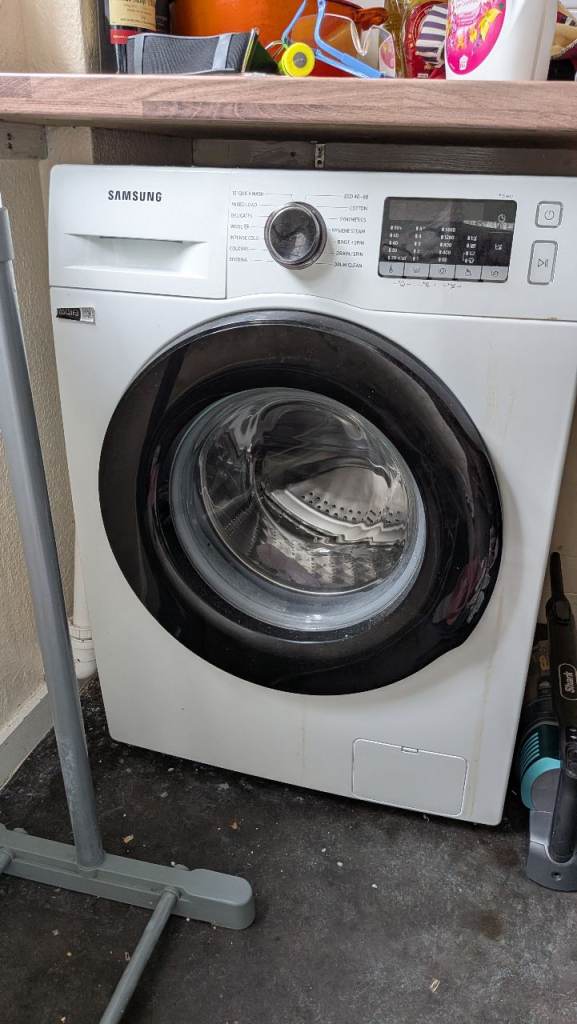 Samsung Washing Machine – White, Good Condition