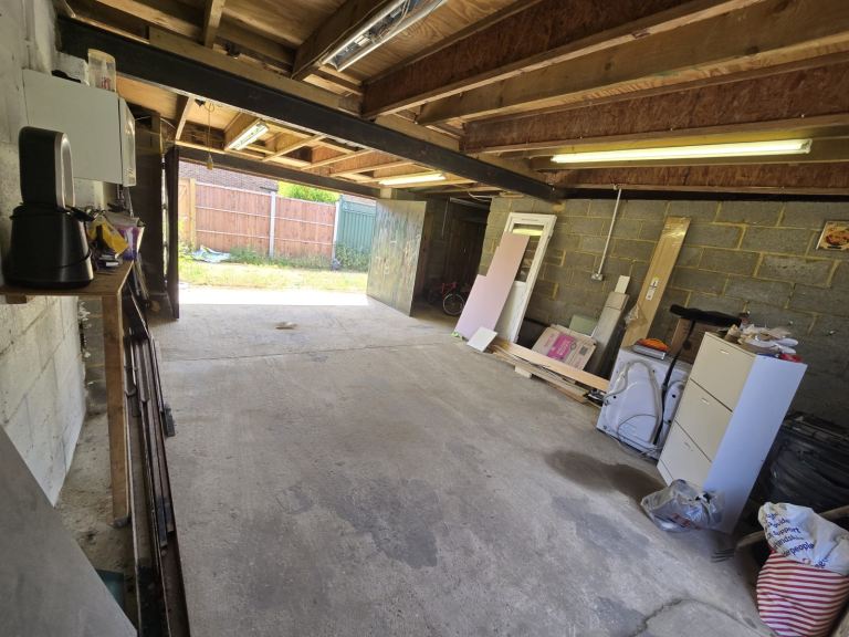Garage for rent 