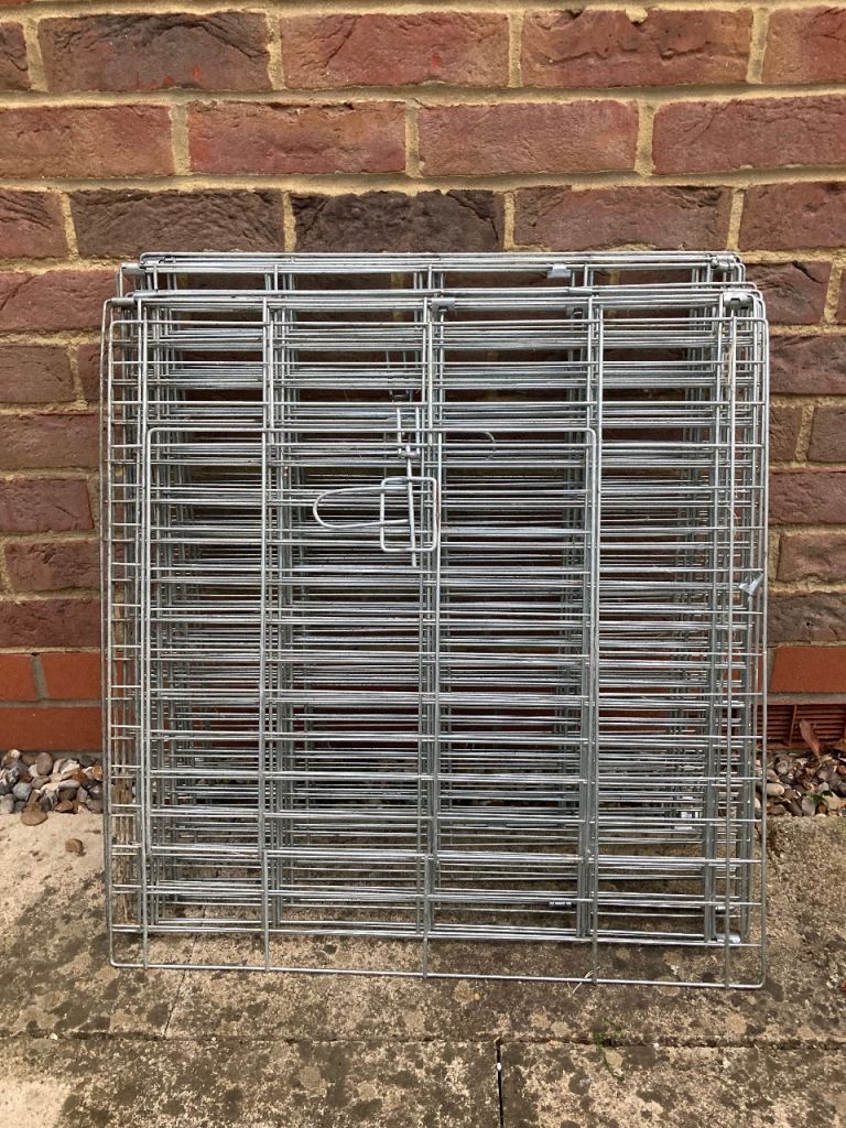 Galvanised steel mesh panels