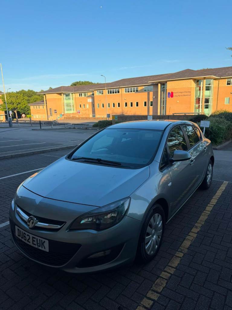 Vauxhall, ASTRA, Hatchback, 2013, Manual, 1686 (cc), 5 doors