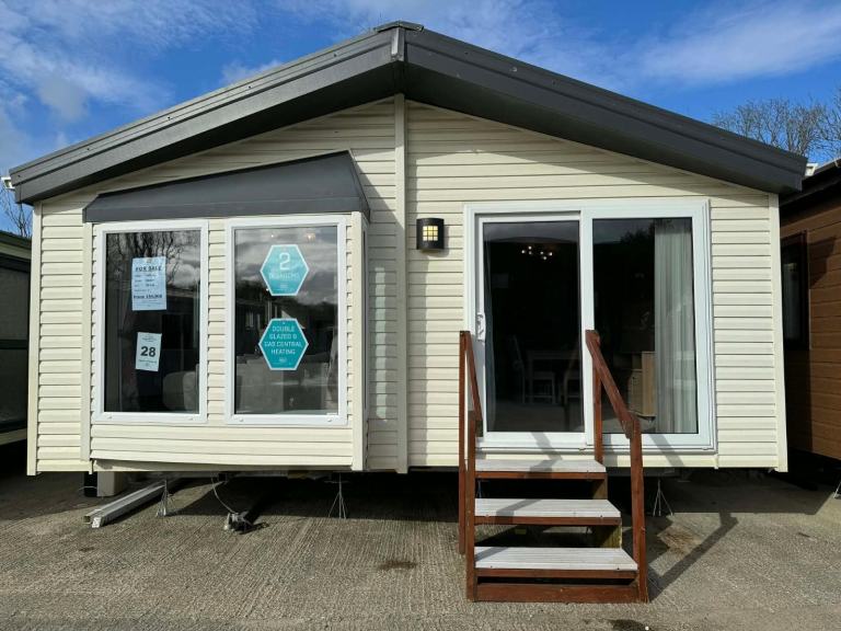 40x20 Twin Lodge - DG, CH, Ensuite Shower, New Carpet, Bath - Offsite / Own Land