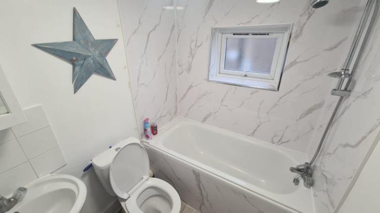 🌿Spacious Master Room for Rent Near Finsbury – N4📍