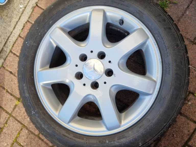 2 x rear alloy wheels r170 Mercedes slk