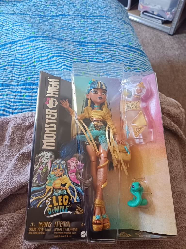 Single monster high dolls,cleo de nile