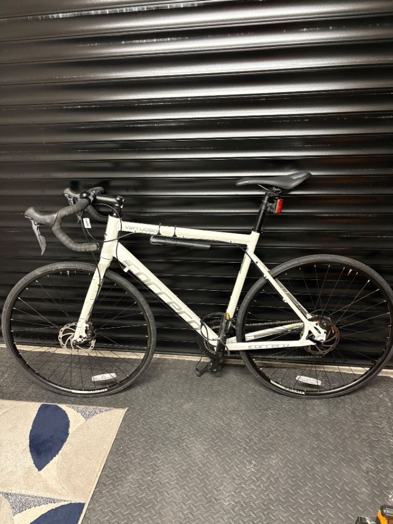 Man’s racing bike 