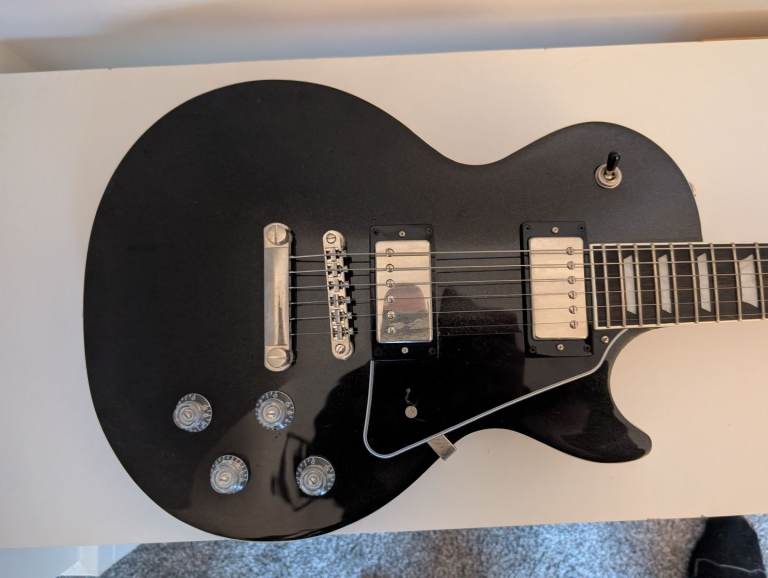 epiphone les paul modern, graphite black still like new no marks or scratches still £500 new