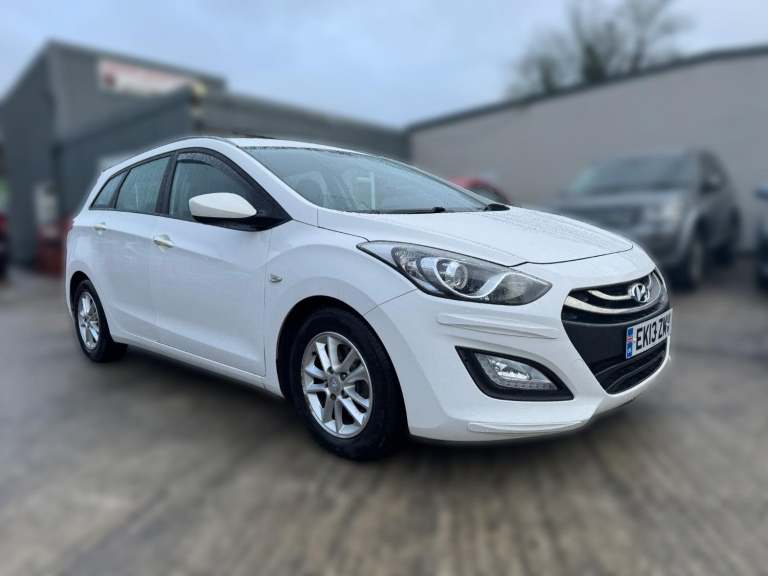 2013 Hyundai i30 1.6 CRDi Active 5dr Auto ESTATE DIESEL Automatic