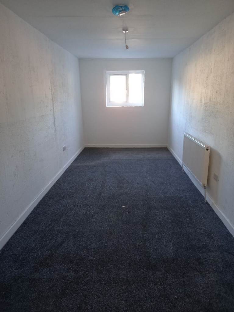**AVAILABLE** FLAT 4, 6 WATERLOO ROAD ST6 3ES