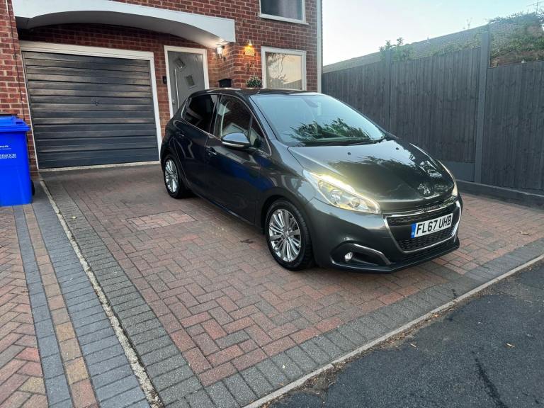 Peugeot, 208, Hatchback, 2017, Manual, 1199 (cc), 5 doors