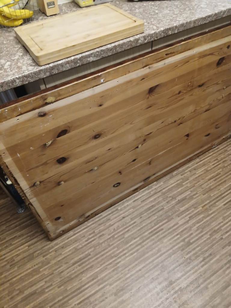 Solid wooden table top 