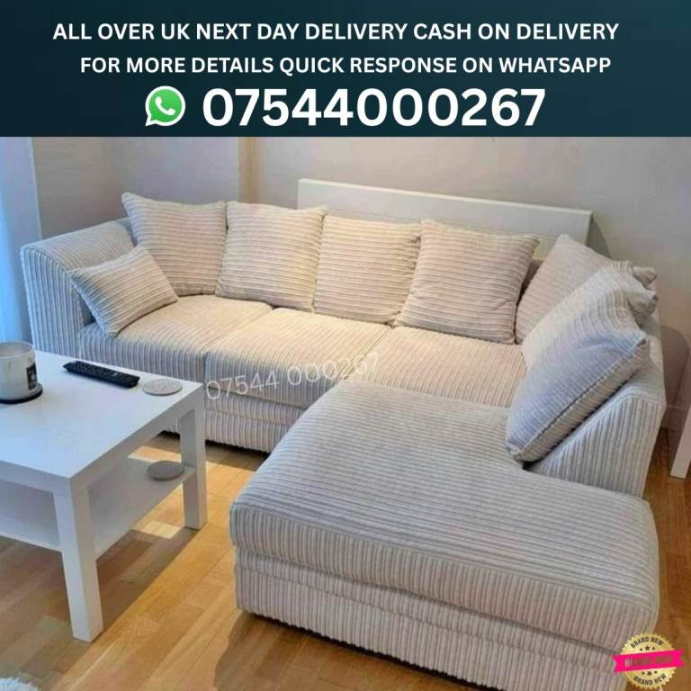 “Beautiful Living Room Sofa – Great Condition & Well Maintained
