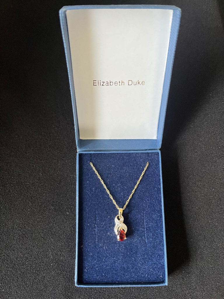 Ladies necklace 