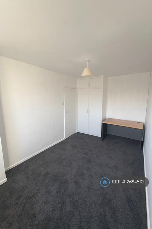 2 bedroom flat in Brill House, London, NW10 (2 bed) (#2684510)