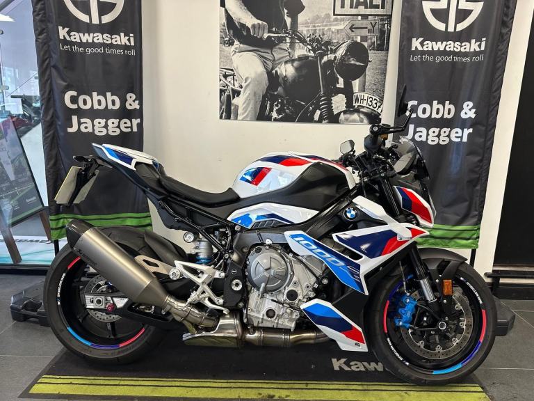 2023 BMW M 1000 R