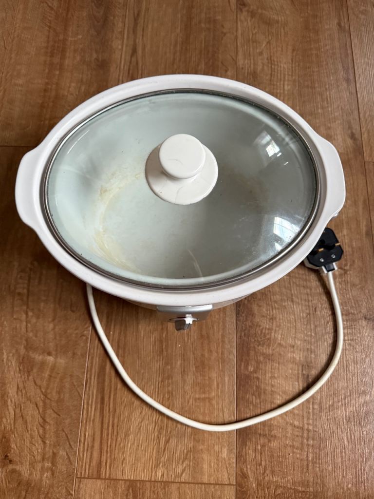 Health cook morphy Richard’s slow cooker / crock pot in white