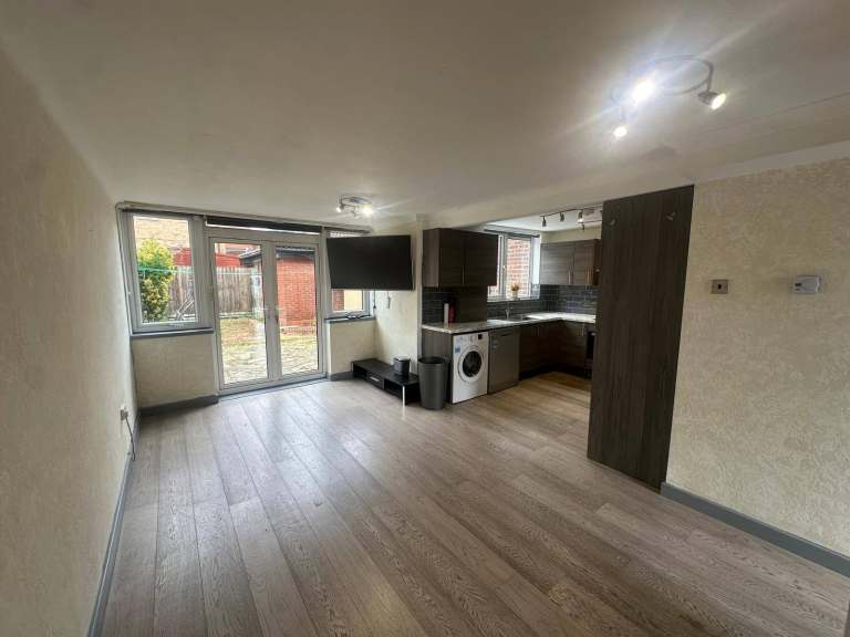 Newly Refurbished 4 Bedroom with 2 Toilets Terraced House to let at Tiptree Crescent, Ilford, IG5 