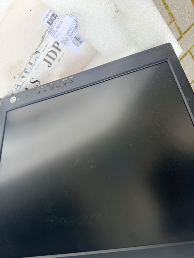 PELCO IP LCD MONITOR - 41cm Display