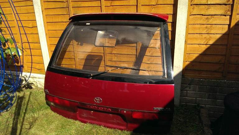 Toyota Previa Mk1 tailgate complete (red)