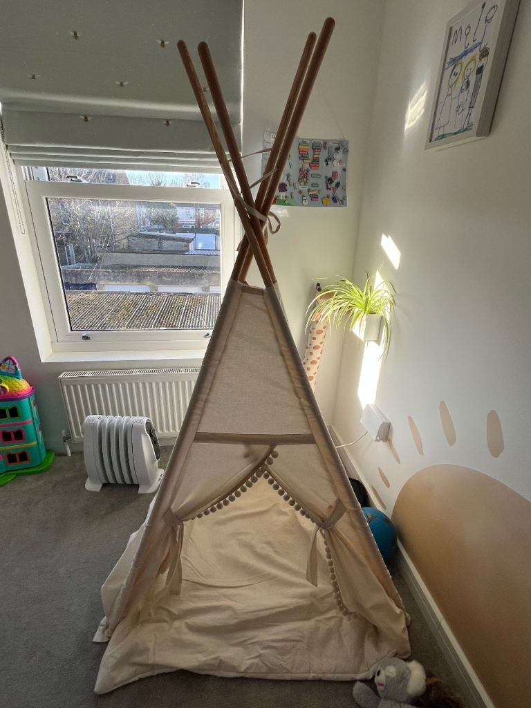 Children’s teepee tent
