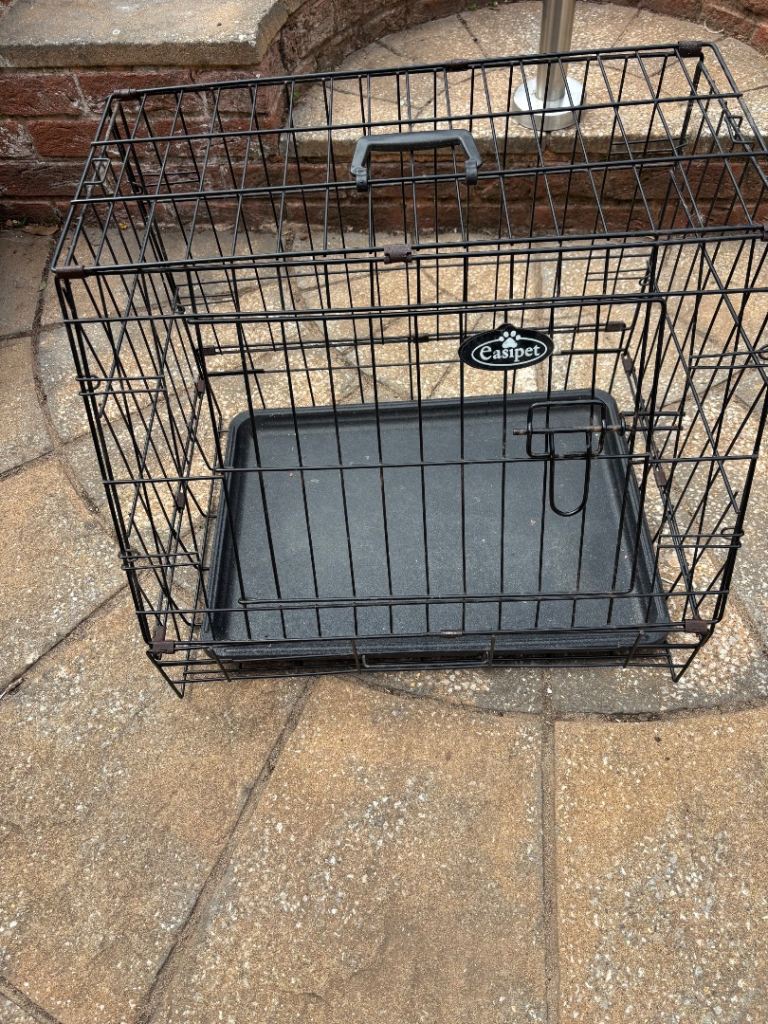Easipet dog cage  medium for car or home 