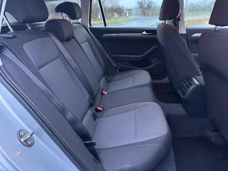 2015 Volkswagen Passat S TDI BLUEMOTION TECHNOLOGY Estate Diesel Manual