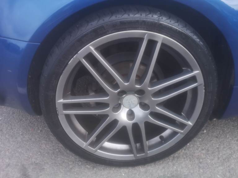 Car alloy wheels with good tyres. 
