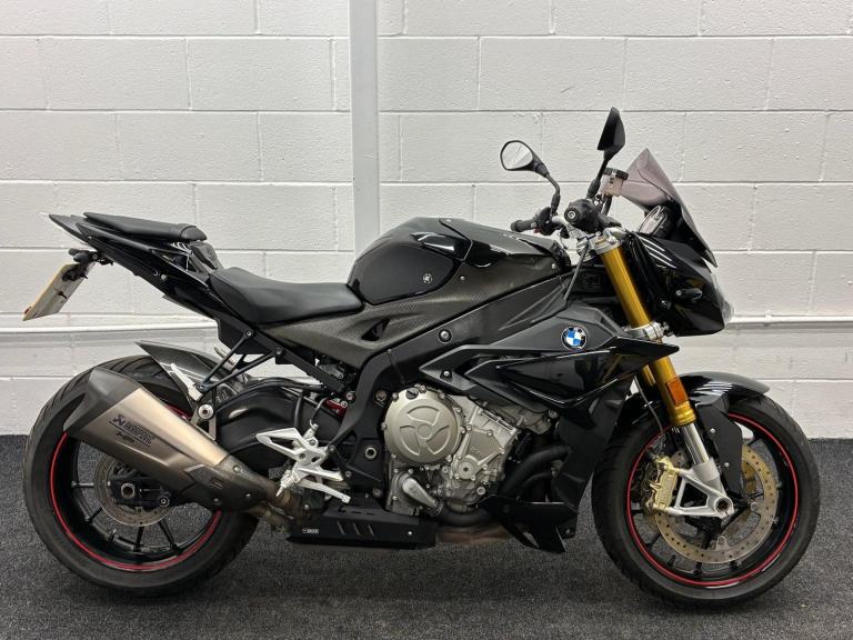BMW S1000R SPORT ABS ** Akrapovic Exhaust - April 27 MOT - Dynamic Pro **