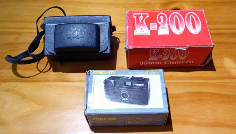 3 vintage cameras 