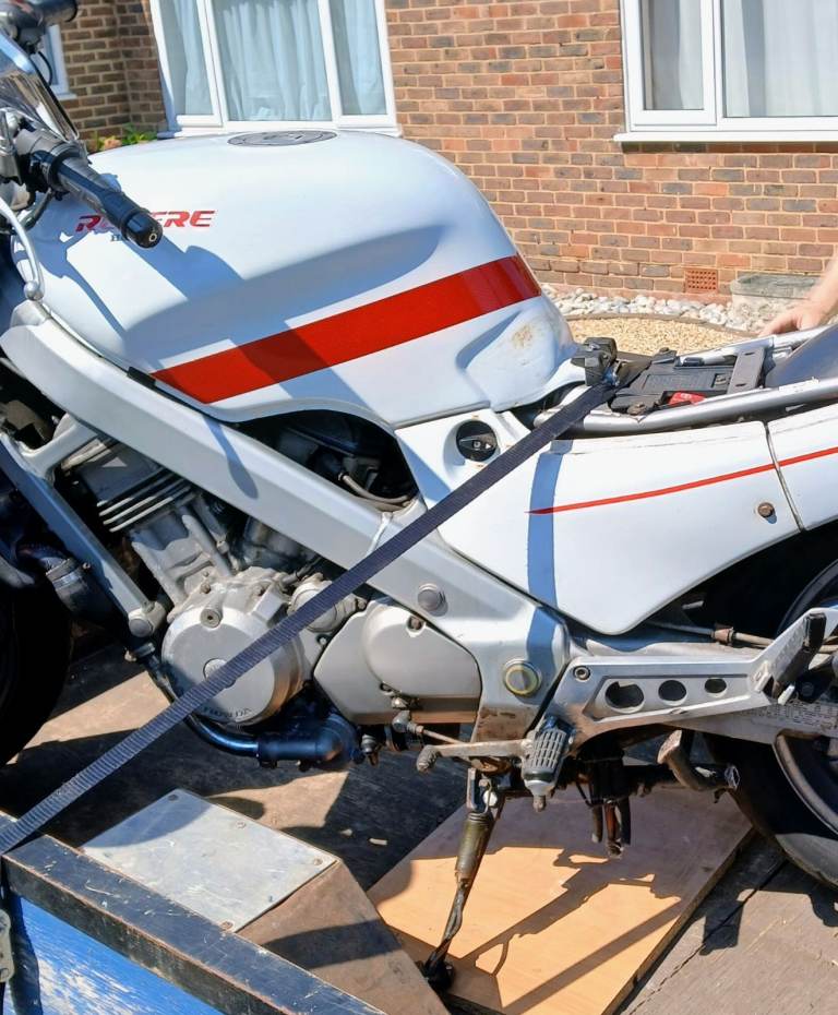 Honda NTV600 revere