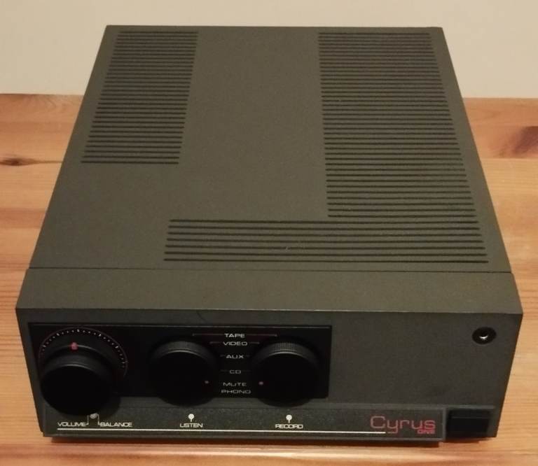 Integrated Amplifier, mission Cyrus One mKII