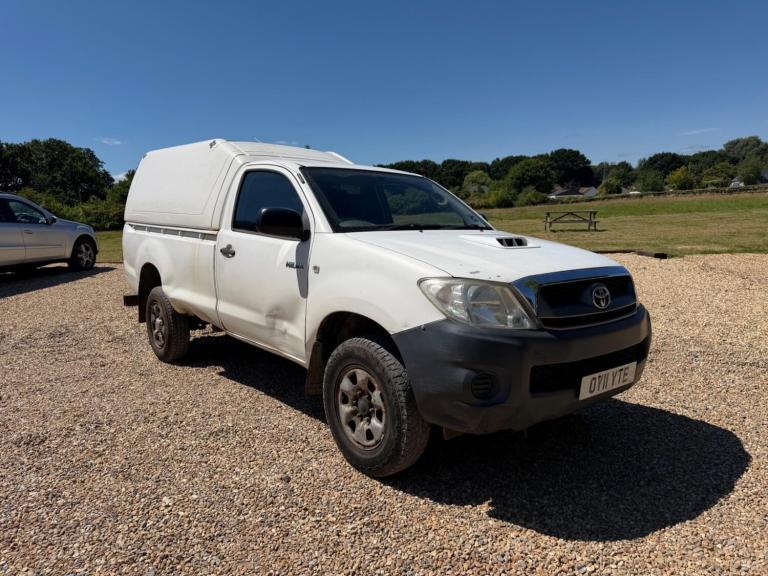 2011 Toyota Hilux HL2 2010 Pick Up 2.5 D-4D 4WD 144 PICK UP DIESEL Manual