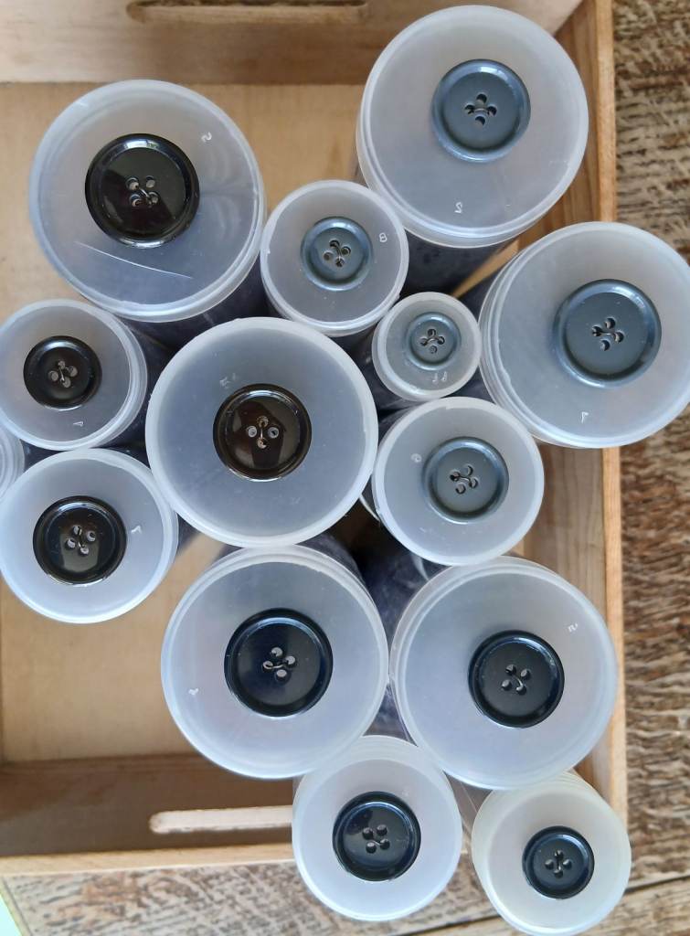 Suit/Blazer Buttons 4 hole 3 colours 5 sizes Sewing repairs,Craft, Button Art, Collage