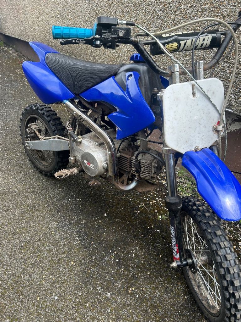 Pit bike